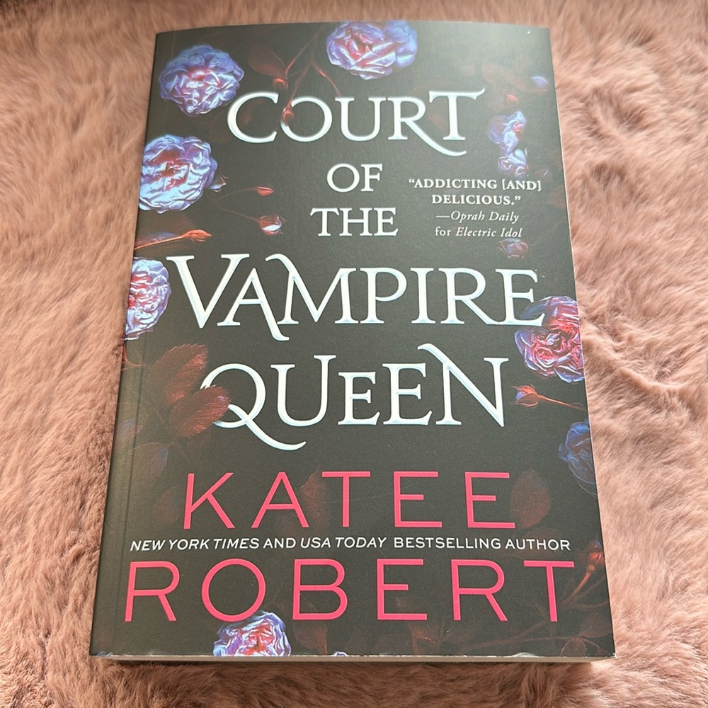 ✨ Court of the Vampire Queen by Katee Robert✨